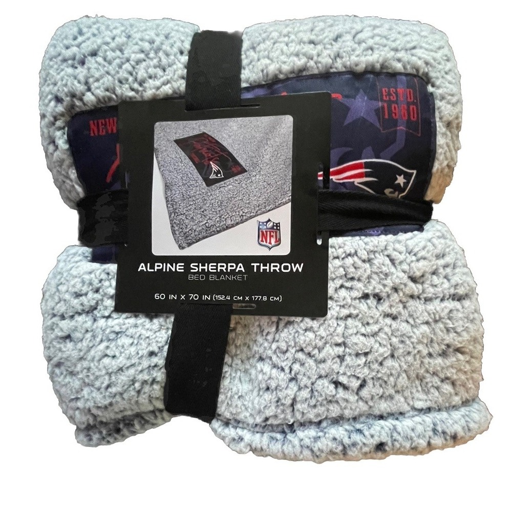 New England Patriots 60×70 Alpine Sherpa Plush Throw Blanket Super Soft NFL Fan